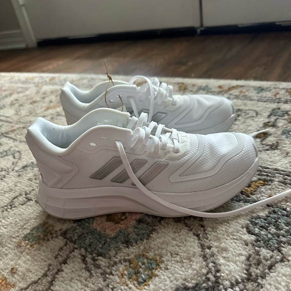 Adidas Sneaker NWT - Picture 1 of 4